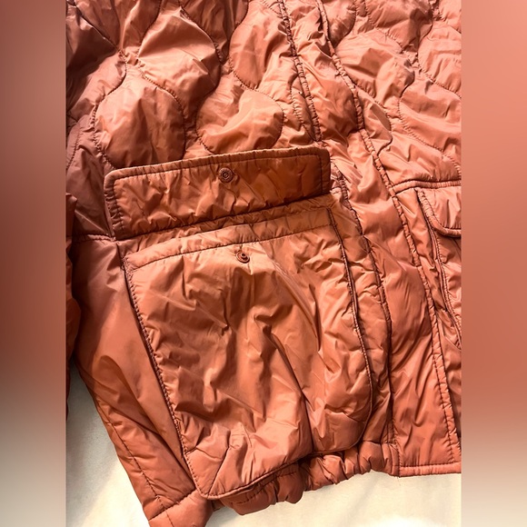 Old Navy Rust Orange Quilted Packable Water Resistant Puffer Jacket - Picture 3 of 16